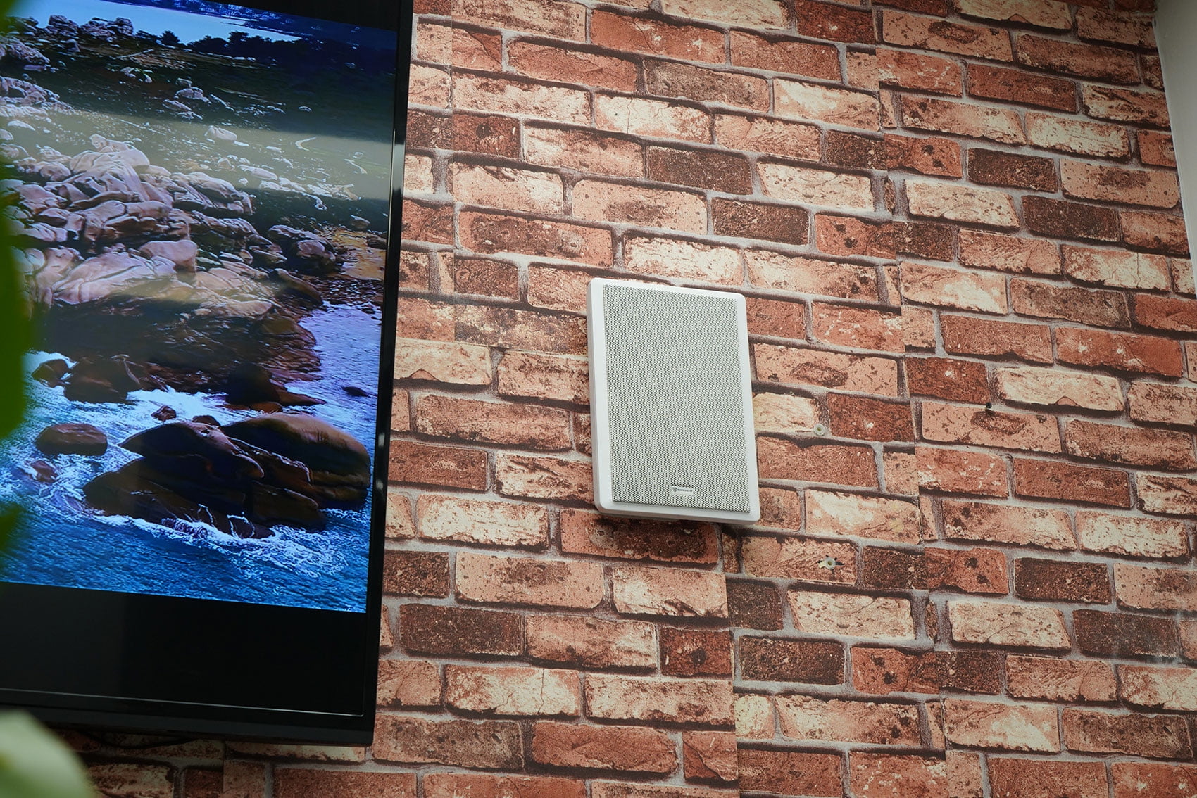 6-Zone Amplifier+4 JBL Pendant+6 Slim White Wall Speakers 4 Restaurant/Bar/Cafe