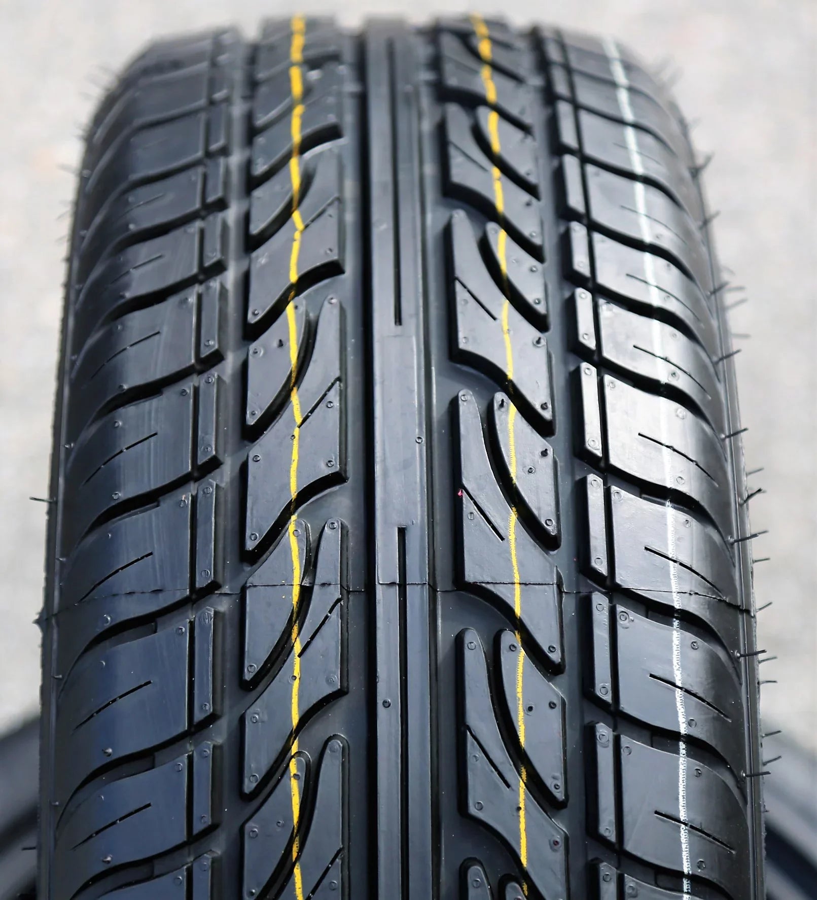 Set of 4 (FOUR) Haida Racing HD921 195/45R16 84V XL Performance Tire Fits: 2012 Fiat 500 Abarth, 2013-18 Fiat 500 Abarth Cabrio