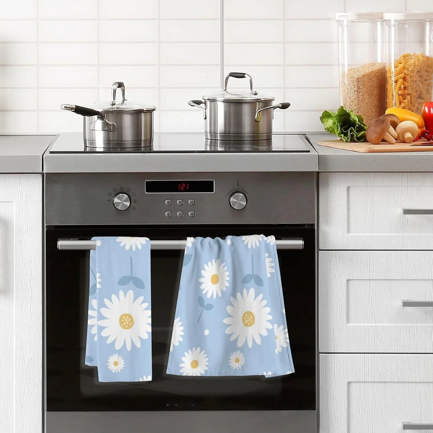Wellsay Face Hand Towel Set Daisy Flower Blue Cotton Washcloths, Quick-Dry Highly Absorbent Bath Towel- Pack of 2