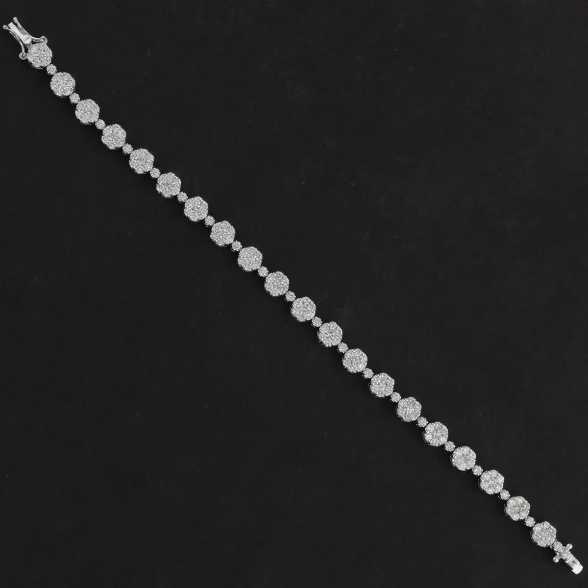 5.4 TCW Solid 18 Kt White Gold SI Clarity HI Color Diamond Designer Bracelet