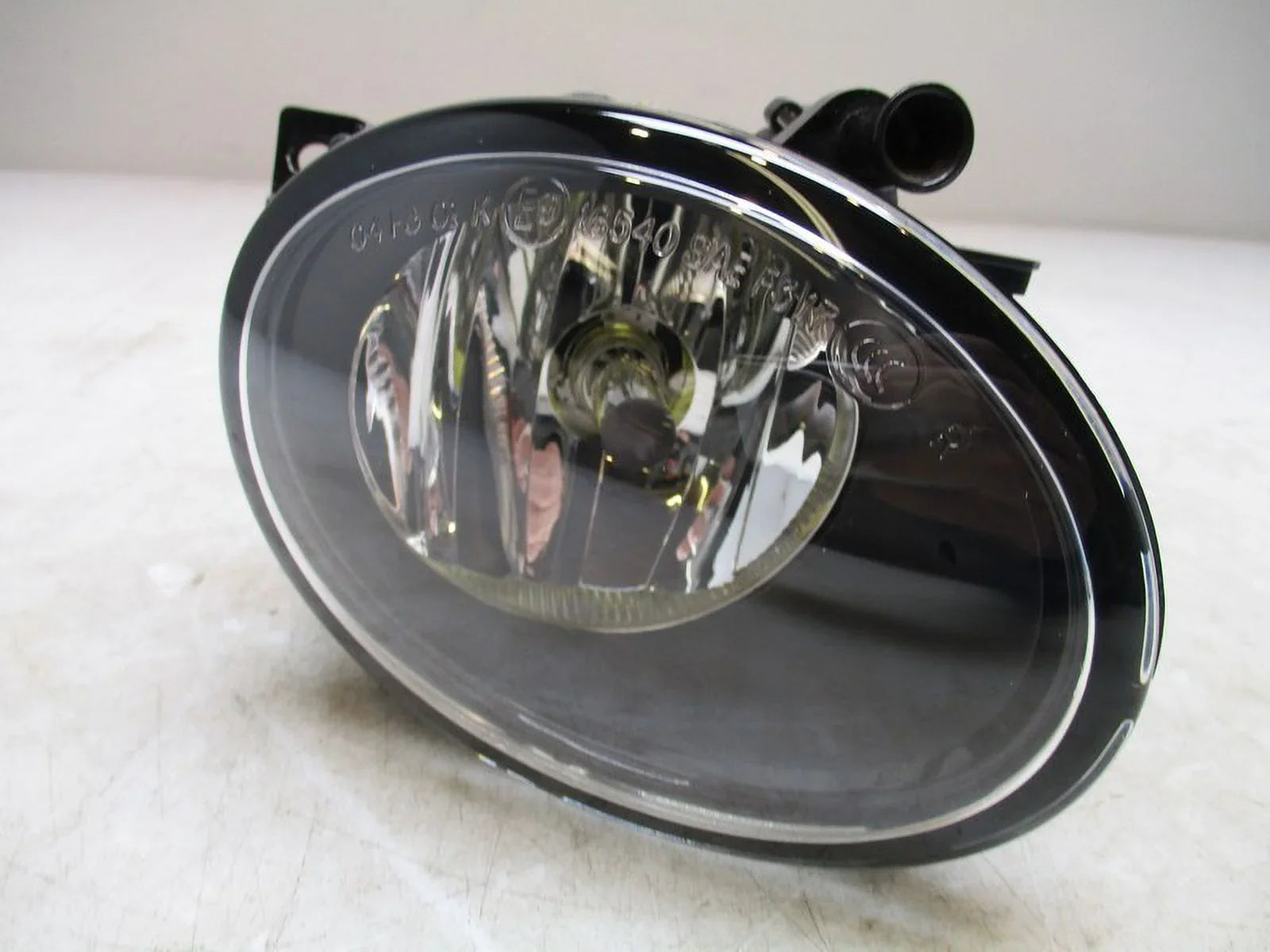 Pre-Owned 2023 Mercedes Sprinter RH Passenger Bumper Mounted Fog Light OEM (Good)