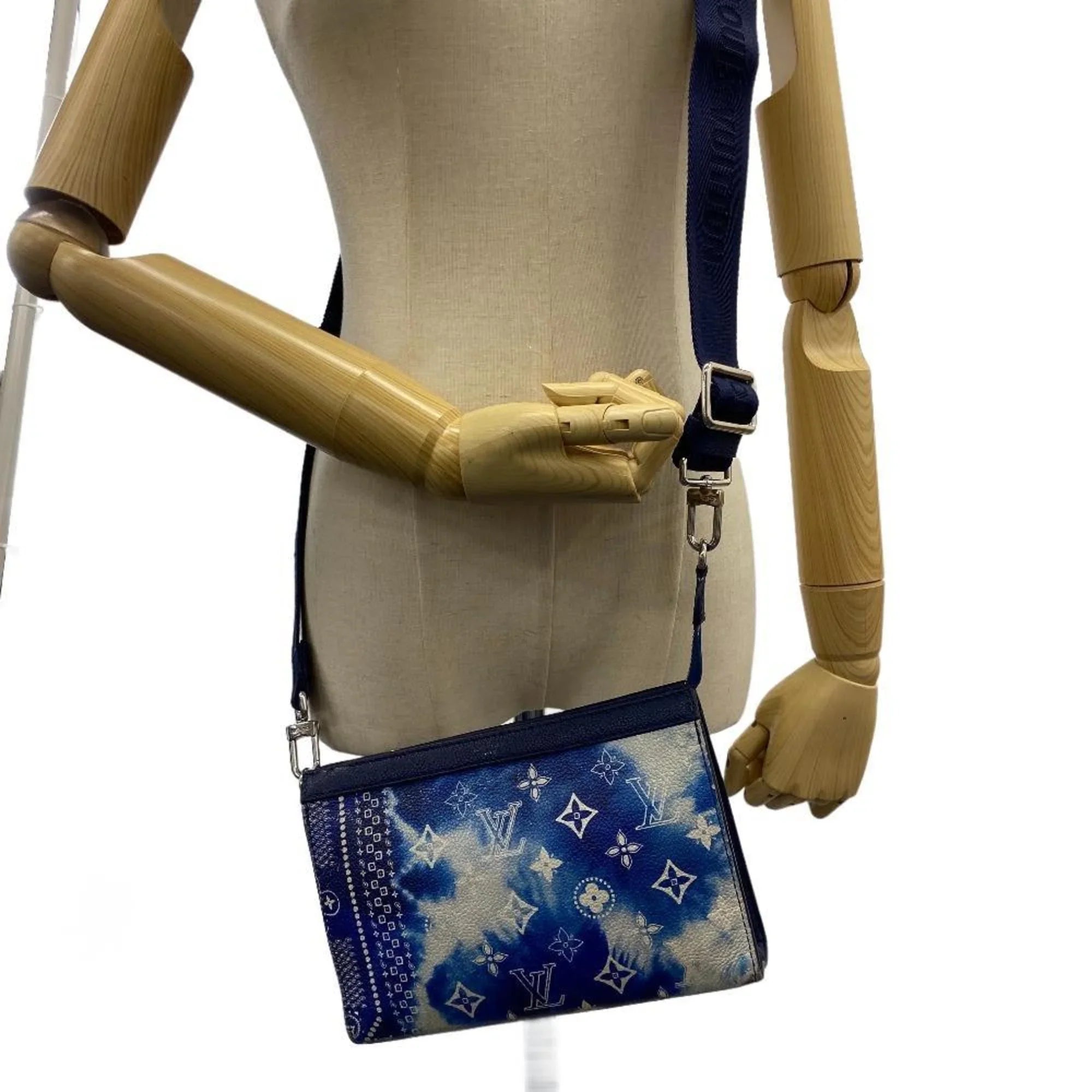 Pre-Owned LOUIS VUITTON M81431 Gaston Wearable Wallet Monogram Bandana Shoulder Bag Blue Men's (Fair)