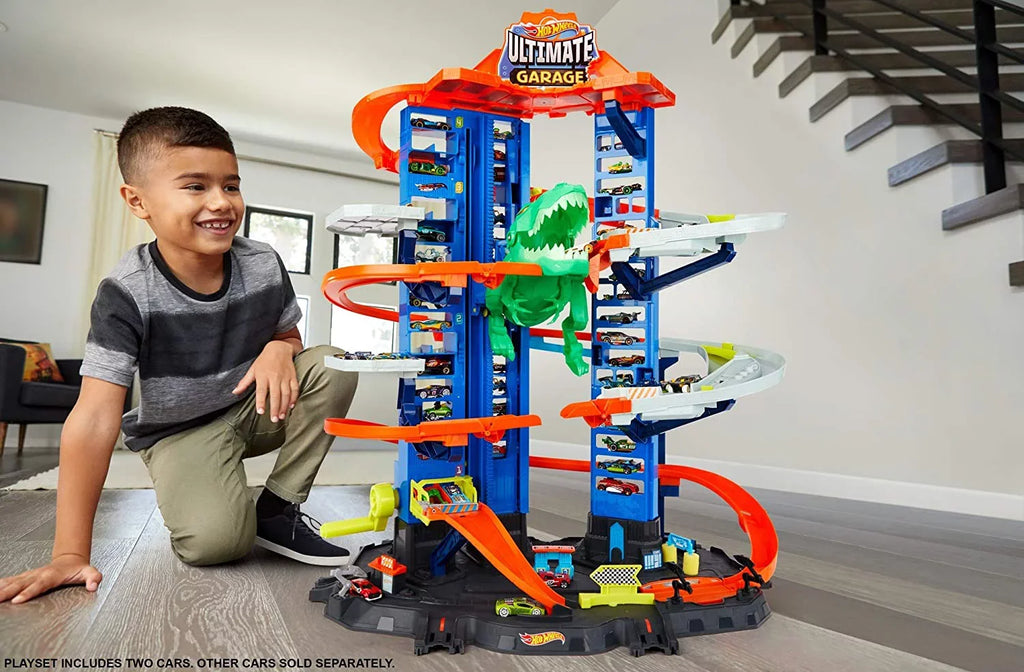 Hot Wheels City Ultimate Garage Track Set with 2 Toy Cars, Garage Playset Features Multi-Level Racetrack, Moving T-Rex Dino & Storage for 100+ 1:64 Scale Vehicles, Toy Gift for Kids 3 Years & Older