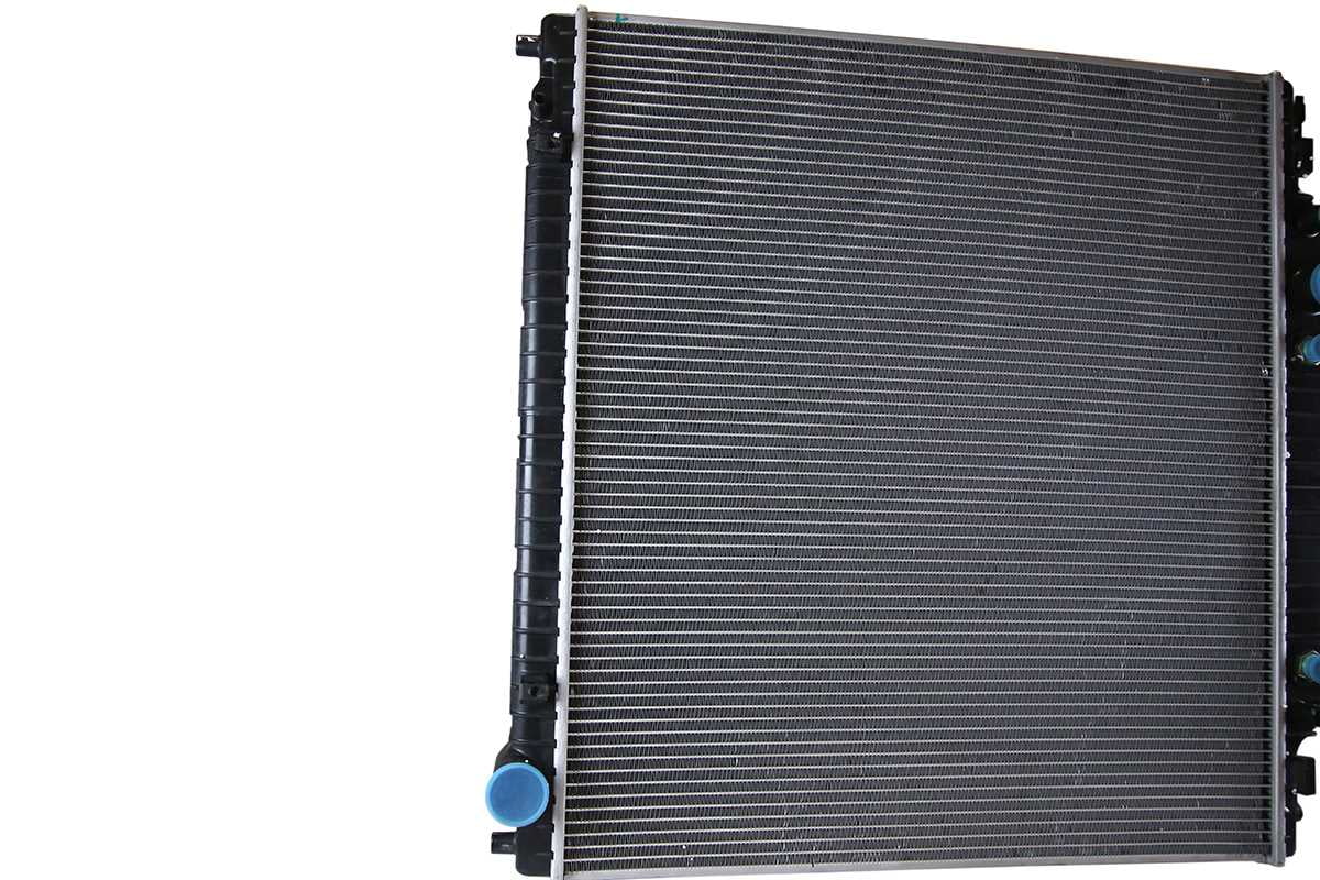 AutoShack Radiator Replacement for 1999 2000 2001 2002 2003 2004 Ford F-350 Super Duty F-250 Super Duty 2000-2005 Excursion 6.8L 7.3L V8 4WD RWD RK802