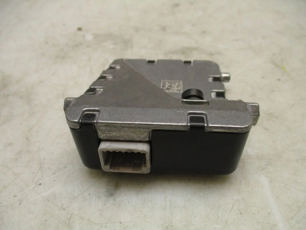 Pre-Owned 2018-2022 Toyota Tacoma Windshield Mounted Lane Departure Warning Camera OEM (Good)